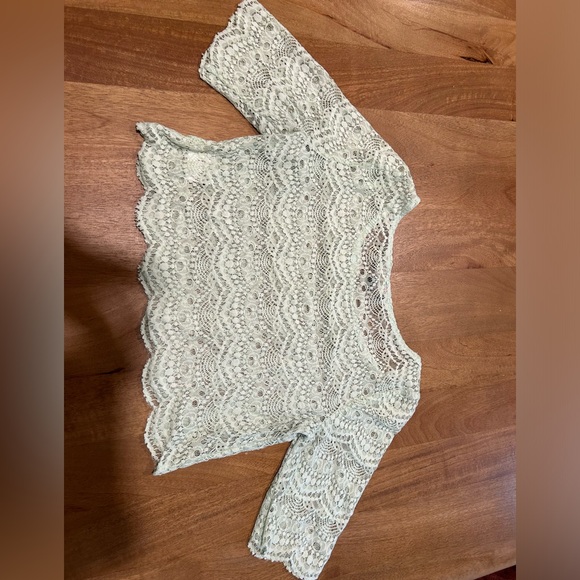 Light seafoam green crop top - Picture 2 of 3